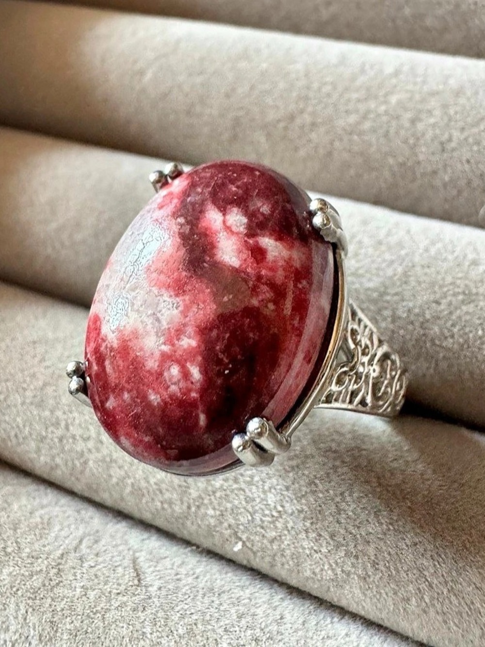CU Signed Huge Burgundy Red Mottled Oval Cabochon Statement Ring Size 11